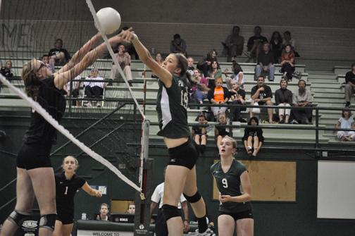 Melanie Wade, Kimmy Whitson block